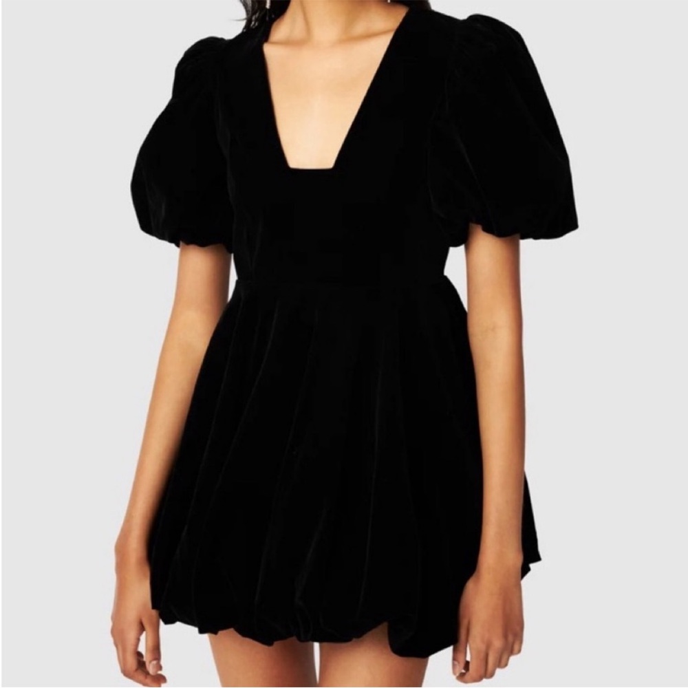 Par Violet Elegant Black Puff Sleeve Dress
